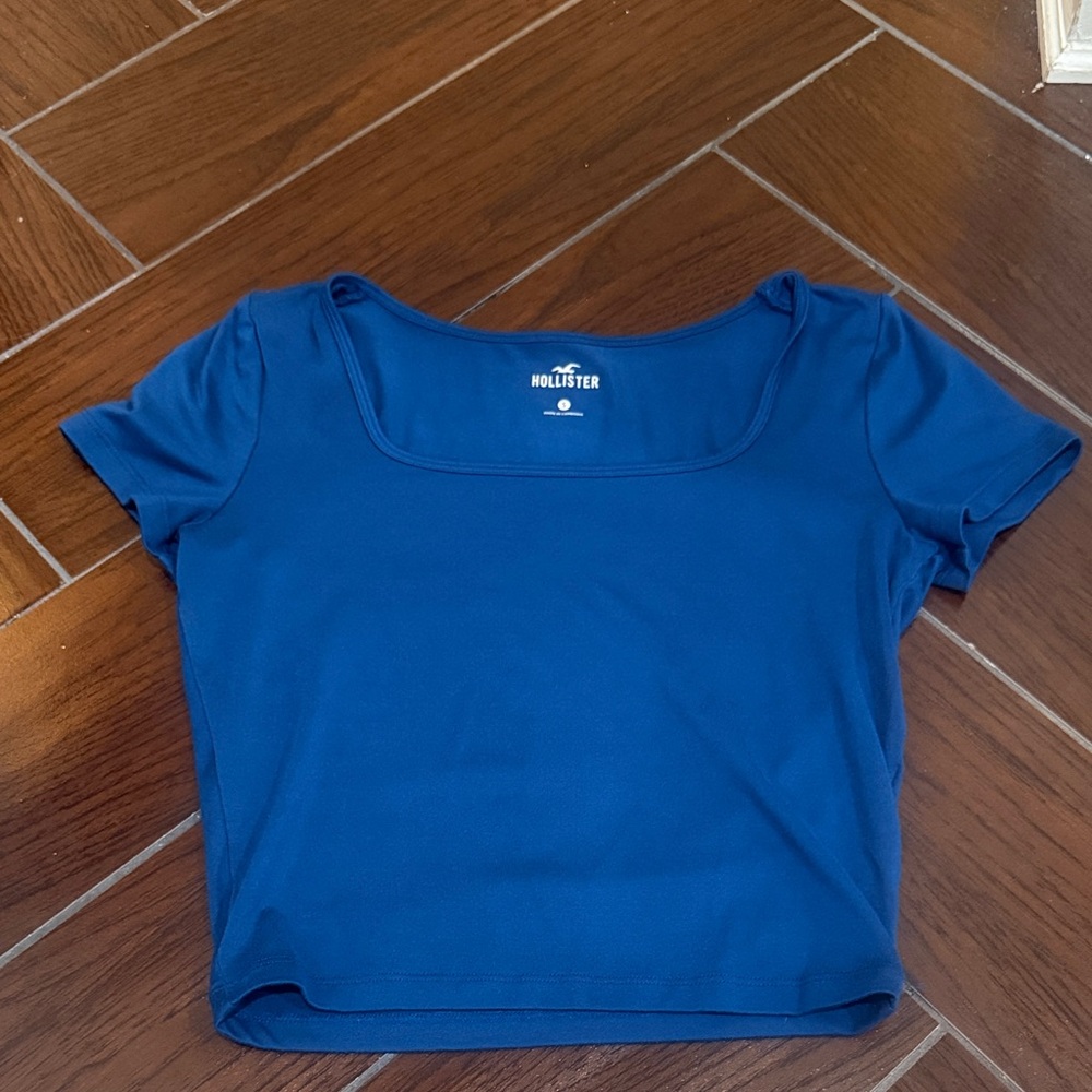 Hollister Women's Deep Blue Crop Top